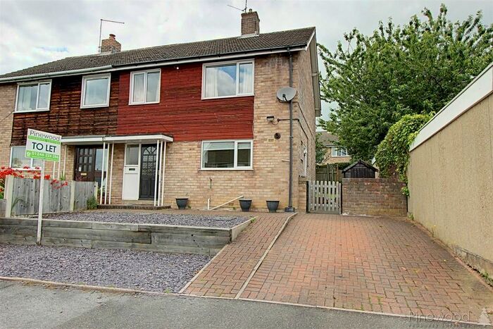 3 Bedroom Semi-Detached House To Rent In Cotswold Close, Loundsley Green, Chesterfield, Derbyshire, S40