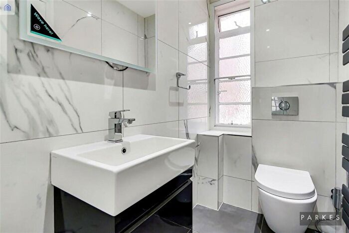3 Bedroom Flat To Rent In Dorset House, Gloucester Place, NW1