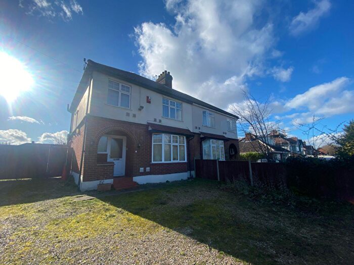 4 Bedroom Semi-Detached House To Rent In Dereham Road, Norwich, NR5