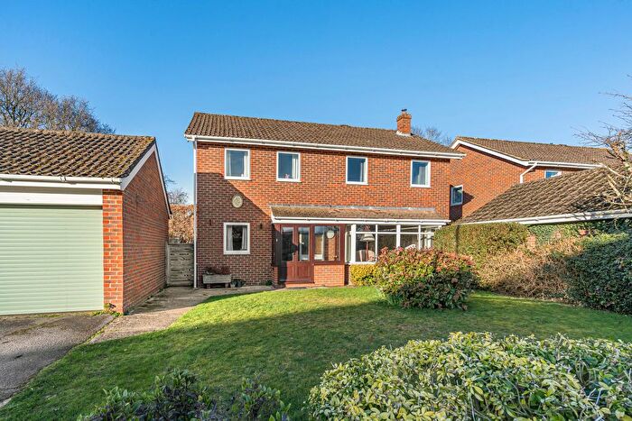 4 Bedroom Detached House For Sale In Herne Farm, Petersfield, Hampshire, GU31