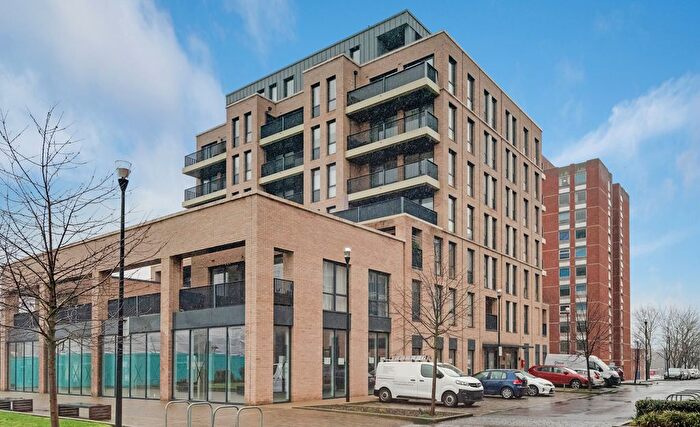 2 Bedroom Flat To Rent In Holman Drive, Southall, UB2