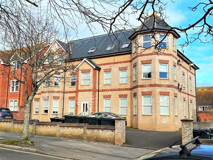 3 Bedroom Apartment To Rent In Flat, Grosvenor Road, Weymouth, DT4