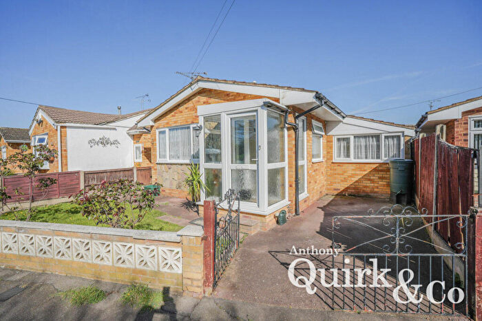 2 Bedroom Detached Bungalow For Sale In Nordland Road, Canvey Island, SS8