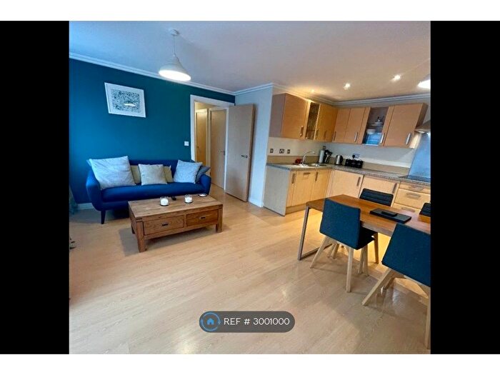 2 Bedroom Flat To Rent In Hewetts Quay, Barking, IG11