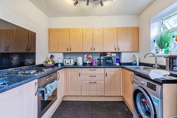 3 Bedroom Semi-detached House For Sale In Bonnington Green, Rainham, Kent, ME8