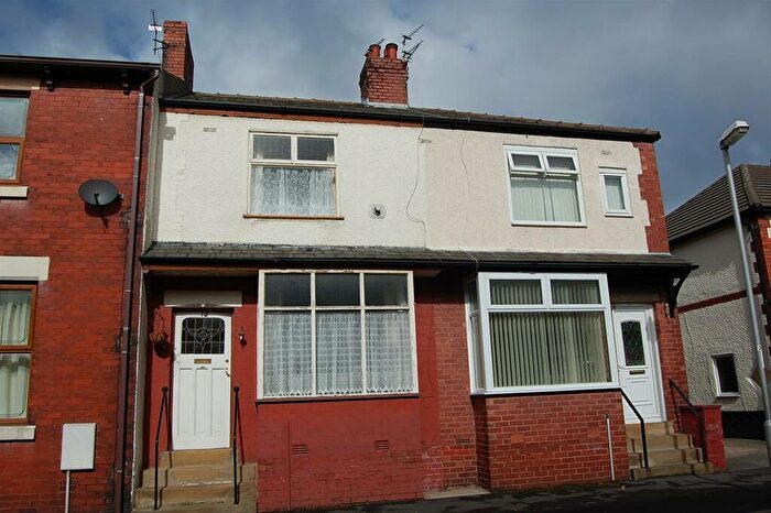2 Bedroom House To Rent In Balderstone Road, Preston, PR1