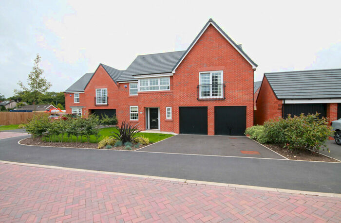 6 Bedroom Detached House To Rent In Kielder Gardens, Leyland, PR25