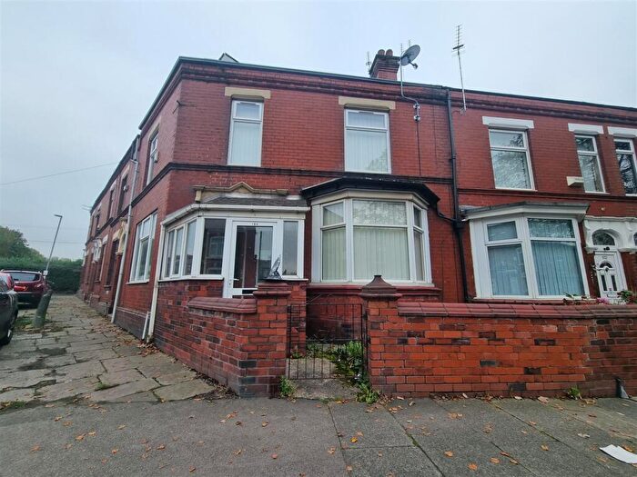 3 Bedroom End Of Terrace House To Rent In Henrietta Street, Ashton-Under-Lyne, OL6