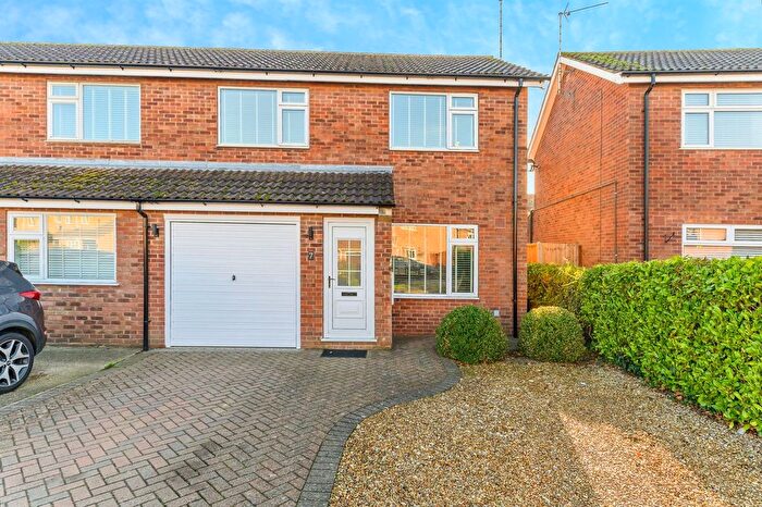 3 Bedroom Semi Detached House For Sale In Cedar Road, Stamford, PE9