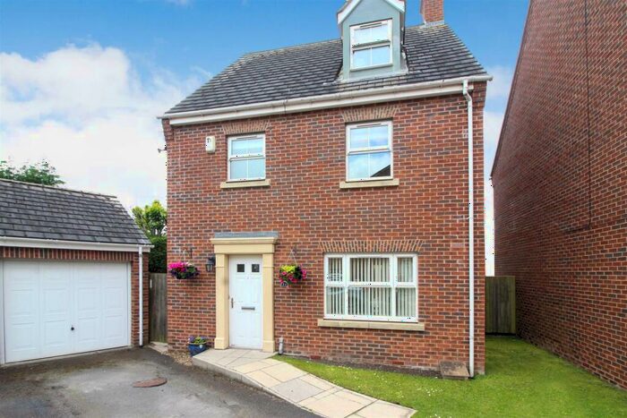 4 Bedroom Detached House For Sale In Nursery Close, Kippax, Leeds, LS25