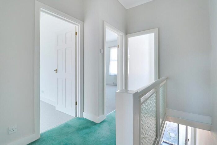 3 Bedroom End Of Terrace House For Sale In Central Avenue, Southend-on-Sea, SS2