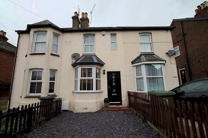 2 Bedroom Terraced House To Rent In Amersham Road, High Wycombe, HP13