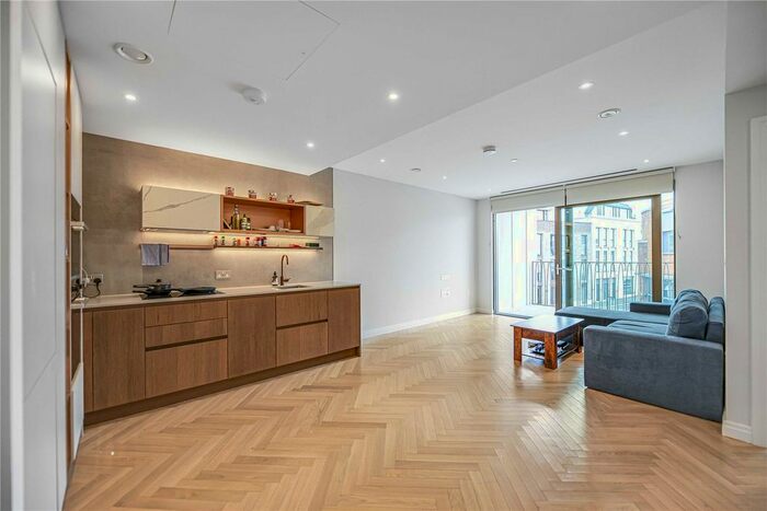 1 Bedroom Flat To Rent In Hampton House, Kings Road Park, London, SW6