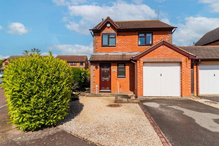 3 Bedroom Detached House For Sale In Flying Fields Road, Southam, CV47