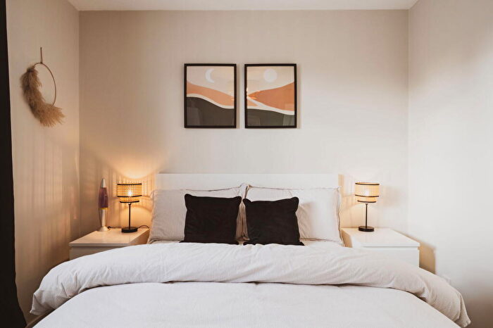 2 Bedroom End Of Terrace House For Sale In Penelope Gardens, Bursledon, Southampton, SO31