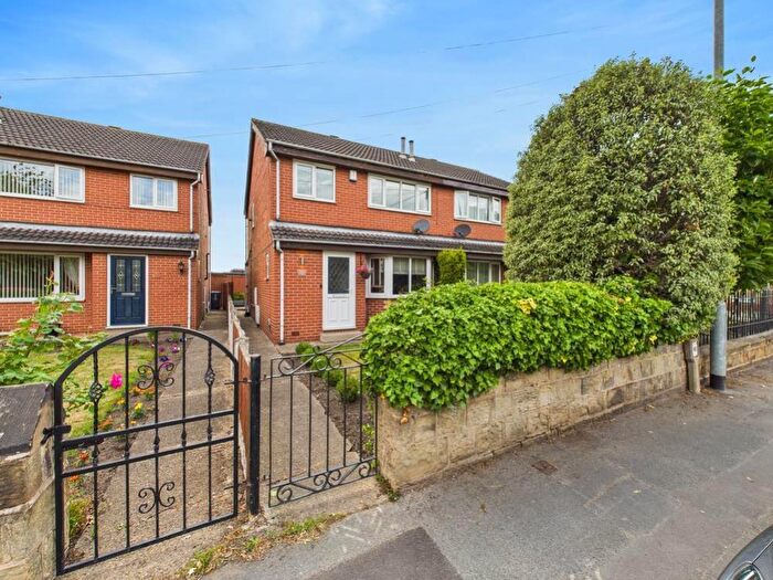 3 Bedroom Semi-Detached House For Sale In Pinfold Lane, Mickletown Methley, Leeds, LS26