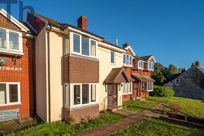 2 Bedroom Flat For Sale In Carisbrooke, Isle Of Wight, PO30