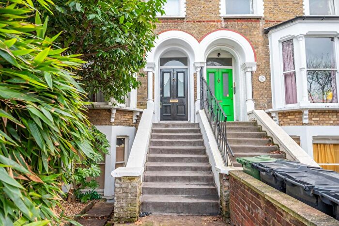 6 Bedroom Terraced House For Sale In Amhurst Road, Stoke Newington, London, N16