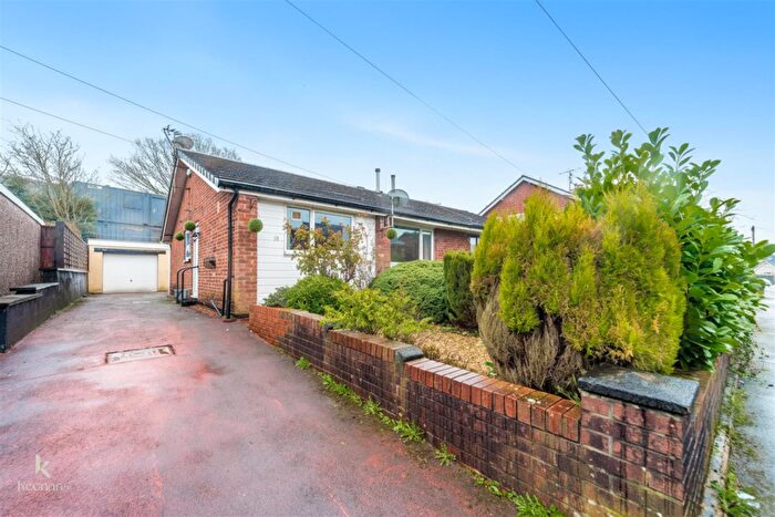 2 Bedroom Semi-Detached Bungalow For Sale In Cambridge Drive, Knuzden, BB1