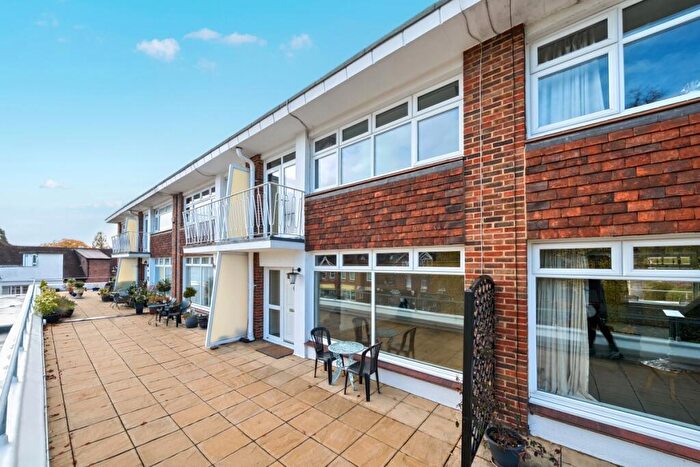 3 Bedroom Maisonette To Rent In Church Green Row Church Green, AL5