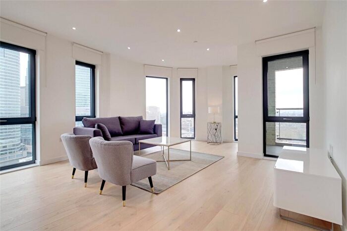 2 Bedroom Apartment To Rent In Roosevelt Tower, Williamsburg Plaza, E14