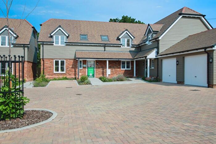 4 Bedroom Semi-Detached House For Sale In Edmondsham Road, Verwood, BH31