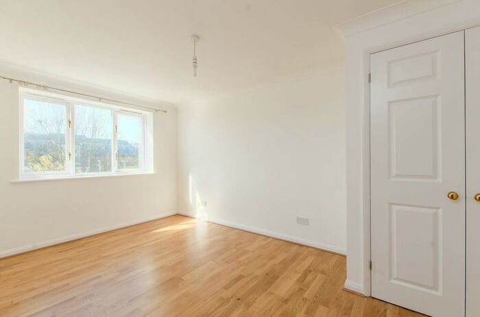 2 Bedroom Flat To Rent In Sopwith Way, Kingston, Kingston Upon Thames, KT2