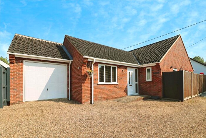 2 Bedroom Bungalow For Sale In Norwich Road, Besthorpe, Attleborough, NR17