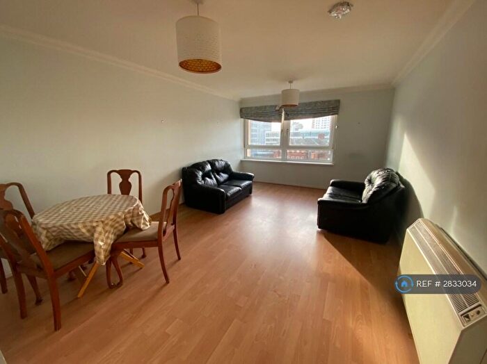 2 Bedroom Flat To Rent In Taylor Place, Glasgow, G4