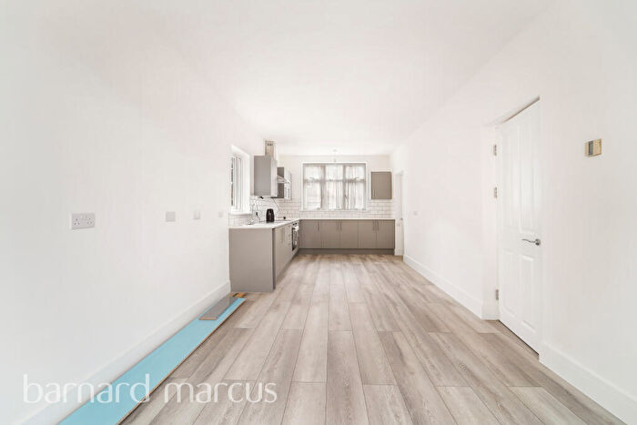 4 Bedroom End Of Terrace House To Rent In Spencer Road, Mitcham, CR4