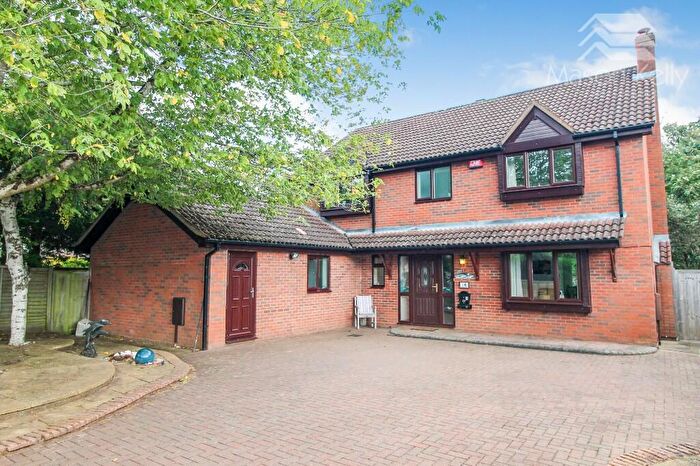 5 Bedroom Detached House For Sale In Rowsham Dell, Milton Keynes, Buckinghamshire, MK14