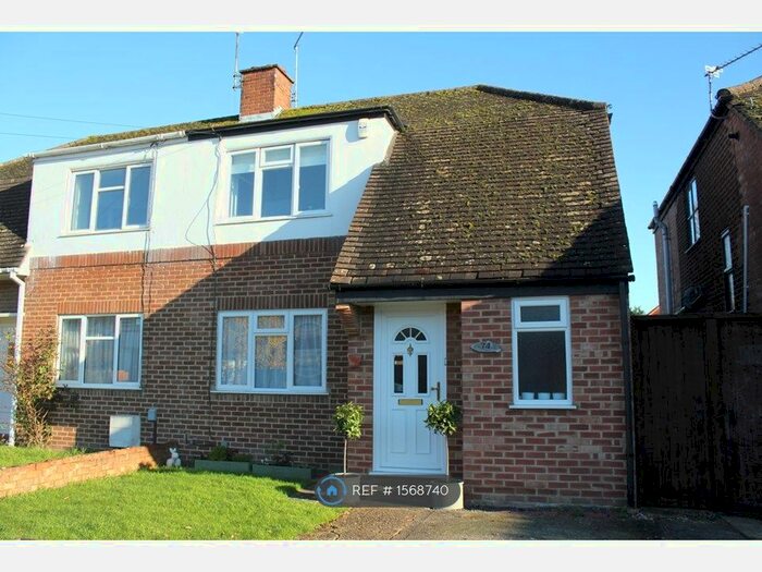 2 Bedroom Semi-Detached House To Rent In Greenfields Road, Reading, RG2