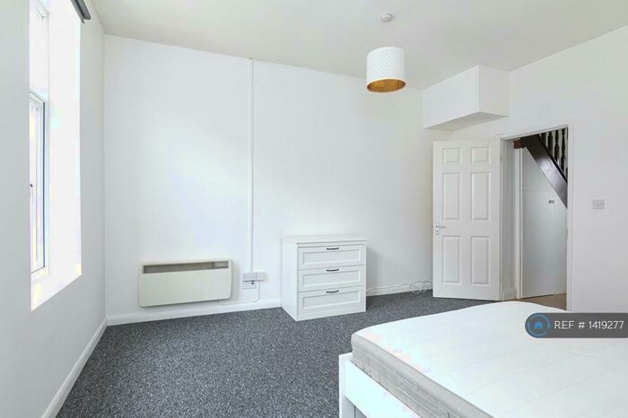 1 Bedroom Flat To Rent In Hazel Mews, London, N22