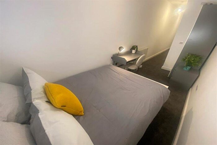 5 Bedroom Apartment To Rent In High Road, Beeston, NG9