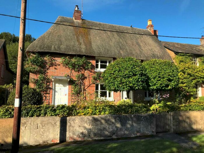 3 Bedroom Detached House For Sale In The Street, Milton Lilbourne, SN9