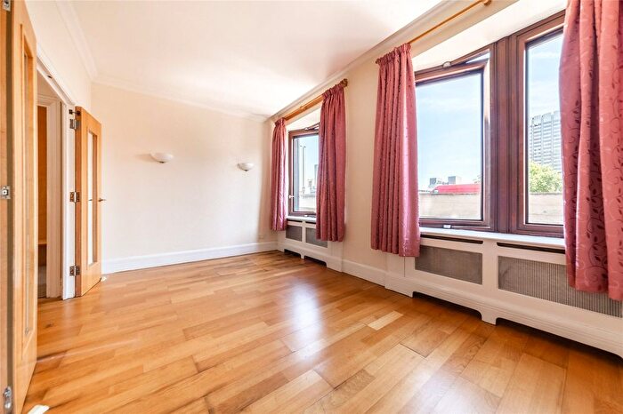 1 Bedroom Flat To Rent In Whitehouse Apartments, Belvedere Road, London, SE1