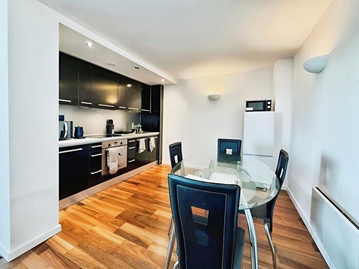 2 Bedroom Flat To Rent In West Point, Wellington Street, Leeds, West Yorkshire, LS1