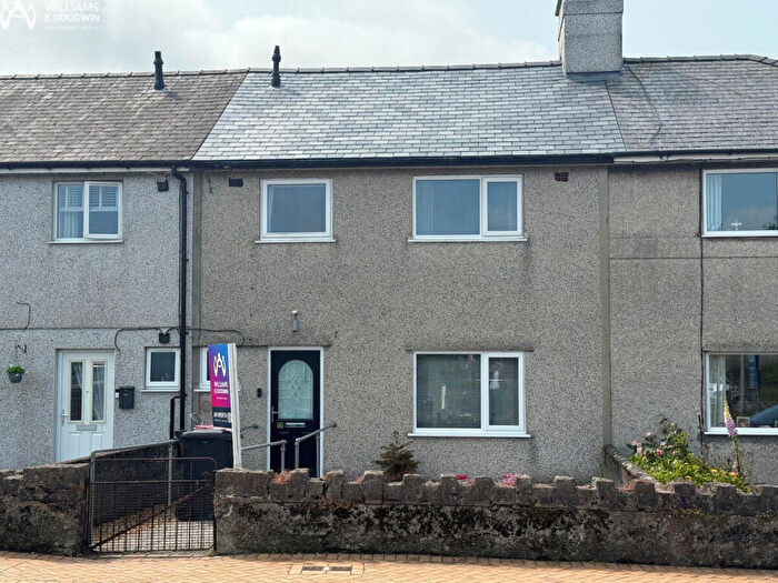 3 Bedroom Terraced House For Sale In Tai Dinas, Llangefni, Anglesey, LL77
