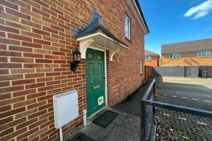 2 Bedroom Property To Rent In Woodhouse Road, Swindon, SN3