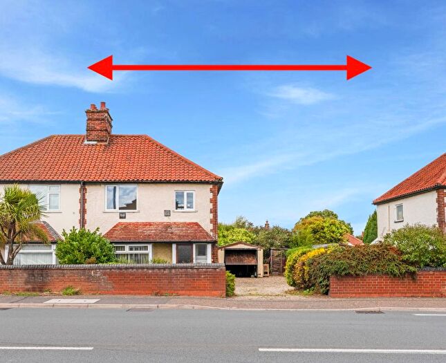 3 Bedroom Semi-Detached House For Sale In Mile Cross Lane, Norwich, NR6