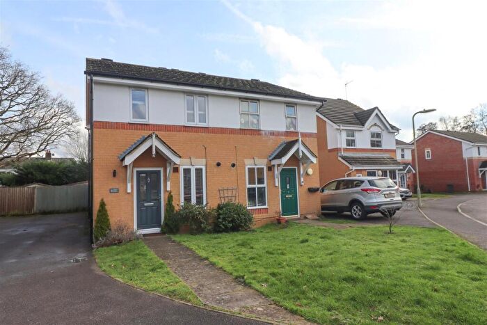 2 Bedroom Semi Detached House For Sale In Tarn Close, Farnborough, GU14