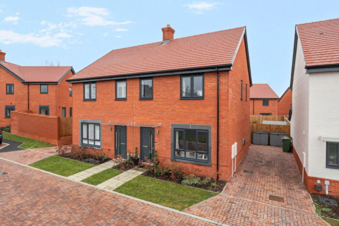 3 Bedroom Semi Detached House For Sale In Harrier Crescent, Boorley Green, Southampton, SO32