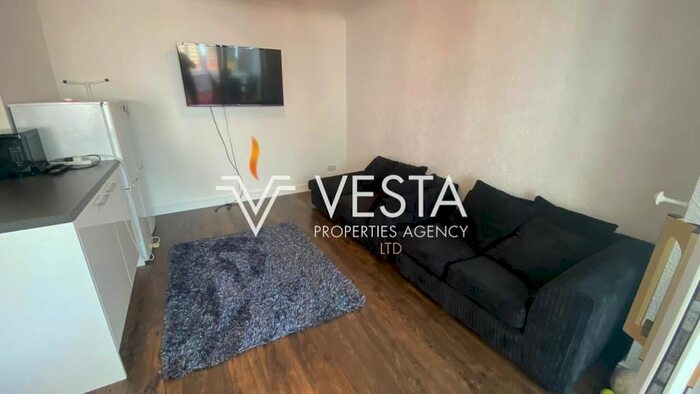 5 Bedroom Terraced House To Rent In John Rous Avenue, Coventry, CV4