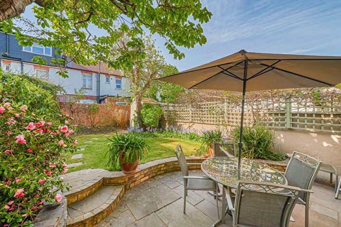 3 Bedroom Terraced House To Rent In Baytree Road, Brixton, London, SW2