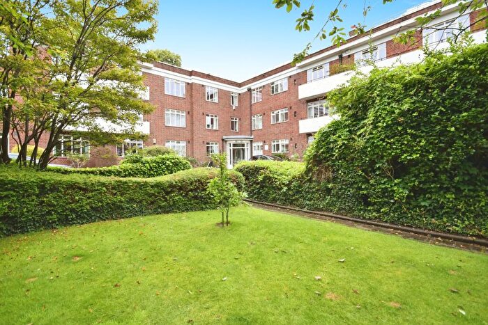 2 Bedroom Apartment To Rent In Appleby Lodge, Wilmslow Road, M14