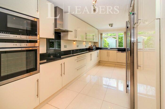 4 Bedroom Detached House To Rent In Coopers Walk, Bubbenhall, CV8