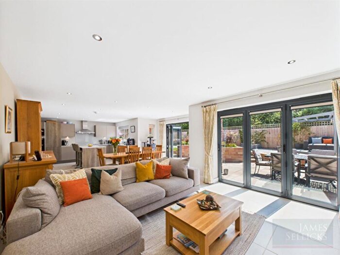 5 Bedroom Detached House For Sale In Browns Meadow, Welford, Northamptonshire, NN6