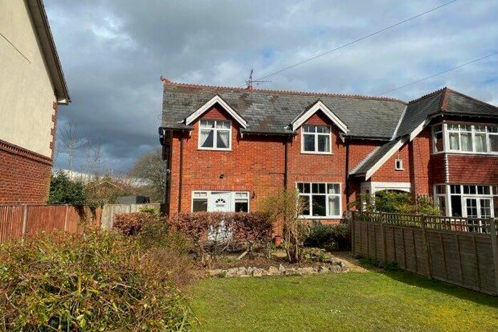 2 Bedroom Semi-Detached House To Rent In Salisbury Road, Romsey, SO51