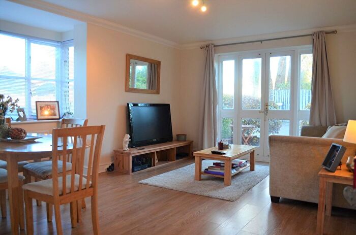 2 Bedroom Flat To Rent In Woodlands Road, Headington, Oxford, OX3