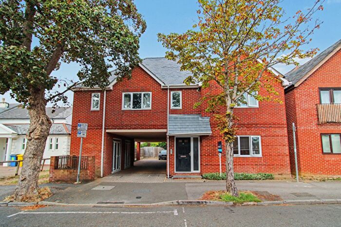 1 Bedroom Flat For Sale In Queens Road, Farnborough, Farnborough, Hampshire, GU14